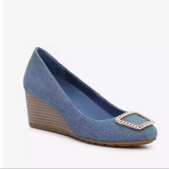 Anne Klein Women’s Sadie Wedge Pump Shoes 7.5M Blue Denim Chain Buckle Round Toe - Picture 9 of 9